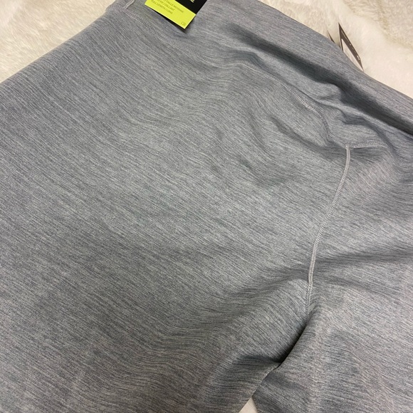 Last one! NWT! Nike Plus size moisture wicking tights 3X grey - Picture 4 of 7